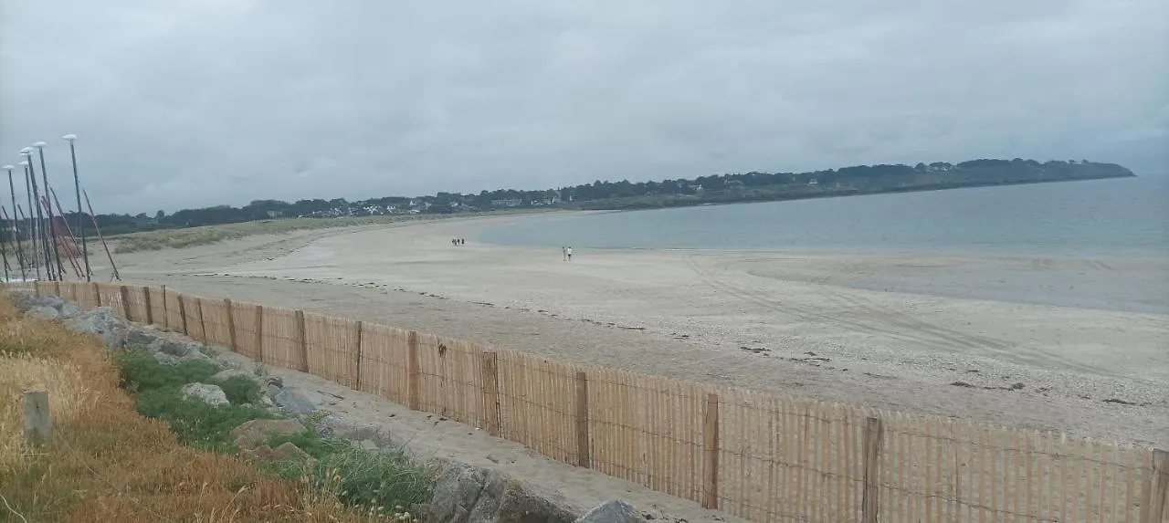 Апартаменты Appartement Vue Mer Exceptionnelle A 100M Tres Belle Plage Сен-Жильда-де-Рюи